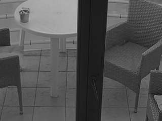 voyeurcam-julmodels-living-7