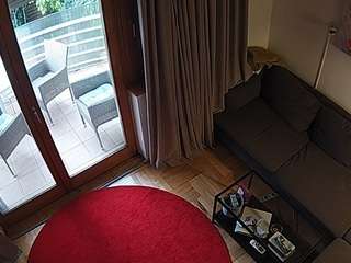 voyeurcam-julmodels-living-7