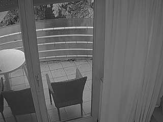 voyeurcam-julmodels-living-7