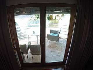 voyeurcam-julmodels-living-7