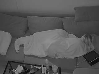 voyeurcam-julmodels-living-7