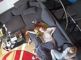 voyeurcam-julmodels-living-7