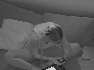 voyeurcam-julmodels-living-7