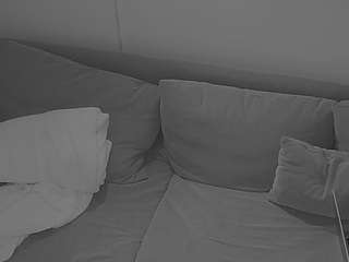 voyeurcam-julmodels-living-7