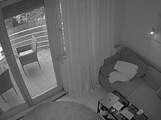 voyeurcam-julmodels-living-7