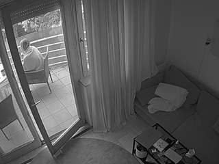 voyeurcam-julmodels-living-7