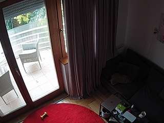 voyeurcam-julmodels-living-7