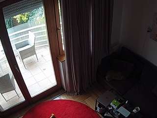 voyeurcam-julmodels-living-7