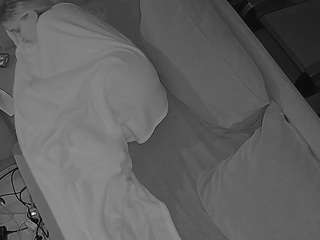 voyeurcam-julmodels-living-7