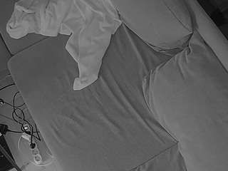 voyeurcam-julmodels-living-7