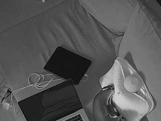 voyeurcam-julmodels-living-7