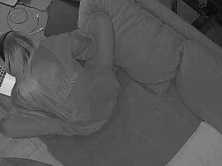 voyeurcam-julmodels-living-7