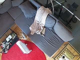 voyeurcam-julmodels-living-7