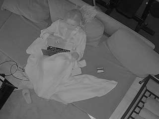 voyeurcam-julmodels-living-7