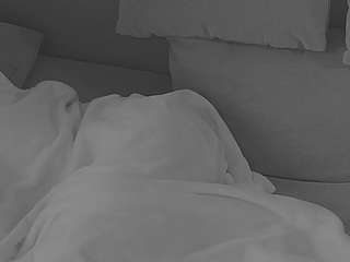 voyeurcam-julmodels-living-7