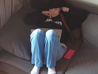 voyeurcam-julmodels-living-7 camsoda