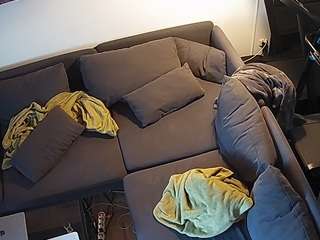 voyeurcam-julmodels-living-7