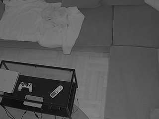 voyeurcam-julmodels-living-7