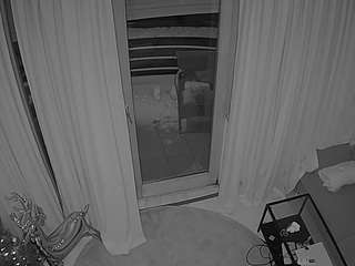 voyeurcam-julmodels-living-7