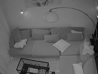 voyeurcam-julmodels-living-7