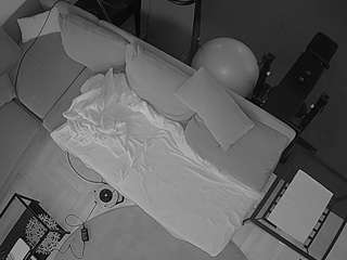 voyeurcam-julmodels-living-7