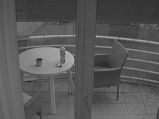 voyeurcam-julmodels-living-7