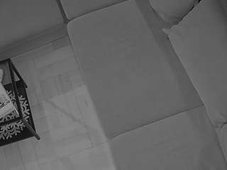 voyeurcam-julmodels-living-7 webcam