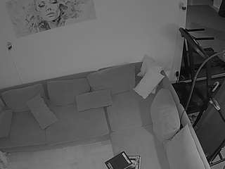 voyeurcam-julmodels-living-7 webcam