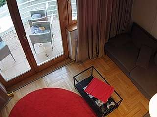 voyeurcam-julmodels-living-7 webcam