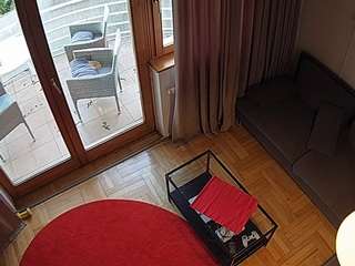 voyeurcam-julmodels-living-7 webcam