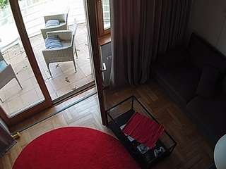 voyeurcam-julmodels-living-7 webcam