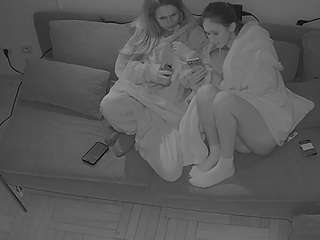 voyeurcam-julmodels-living-7 webcam