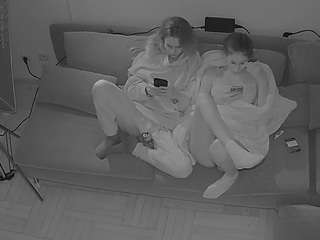 voyeurcam-julmodels-living-7 webcam