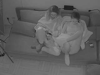 voyeurcam-julmodels-living-7 webcam