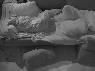 voyeurcam-julmodels-living-7 webcam