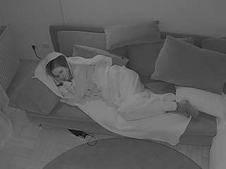 voyeurcam-julmodels-living-7 webcam