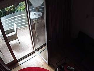 voyeurcam-julmodels-living-7