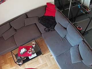 voyeurcam-julmodels-living-7