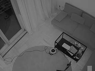 Ten model jest teraz na żywo. voyeurcam-julmodels-living-7