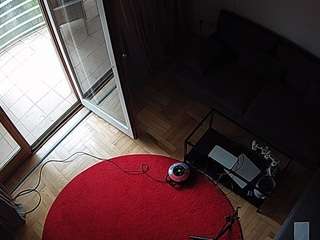 Dit model is nu live. voyeurcam-julmodels-living-7