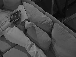 voyeurcam-julmodels-living-7