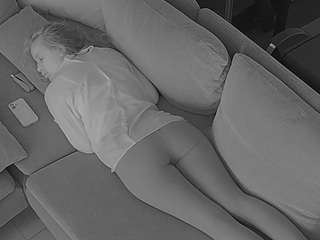 voyeurcam-julmodels-living-7