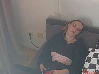 voyeurcam-julmodels-living-7