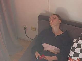 voyeurcam-julmodels-living-7