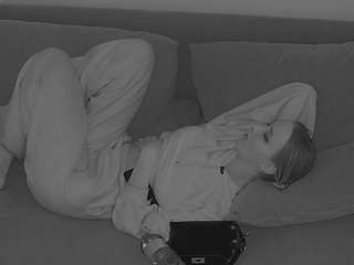 voyeurcam-julmodels-living-7