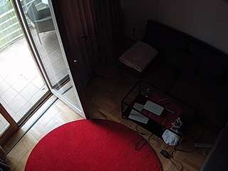 voyeurcam-julmodels-living-7