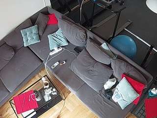 voyeurcam-julmodels-living-7