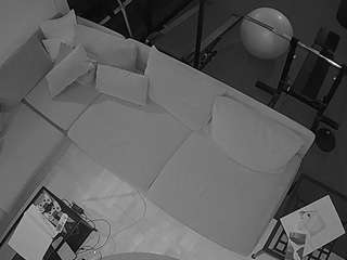 voyeurcam-julmodels-living-7