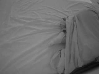 camsoda voyeurcam-julmodels-whitebed-1