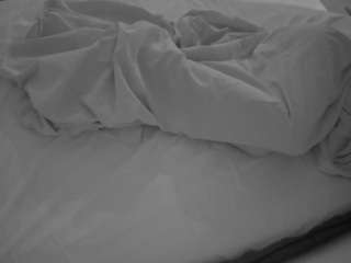 voyeurcam-julmodels-whitebed-1 Milfed Models camsoda